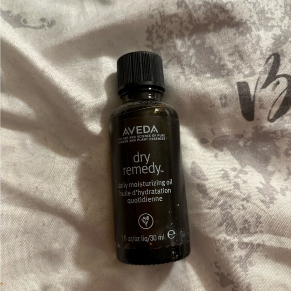 Aveda Dry Remedy Daily Moisturizing Oil 1 fl oz (30 Ml) - Picture 1 of 2